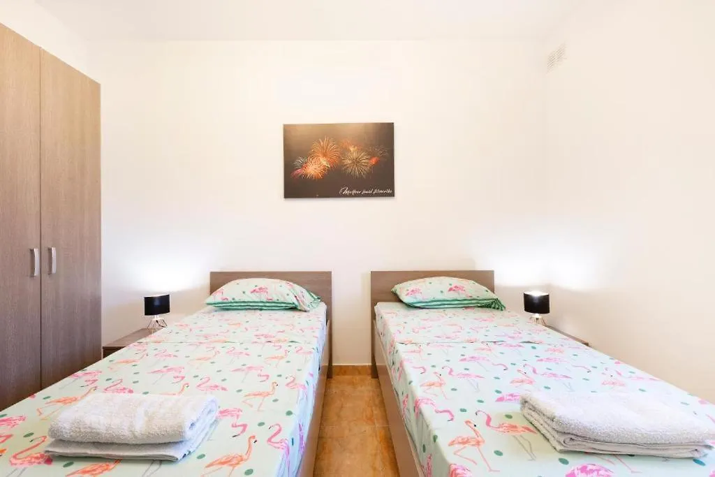 Nyaraló Gudja - Lovely 3 Bedroom Unit With Own Private Entrance