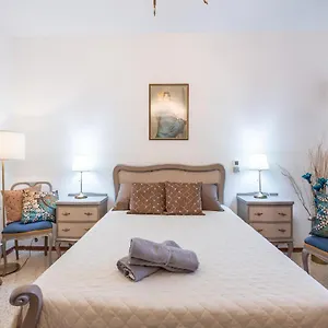 Close To Airport - Private With Private Bathroom Adults Only Gudja