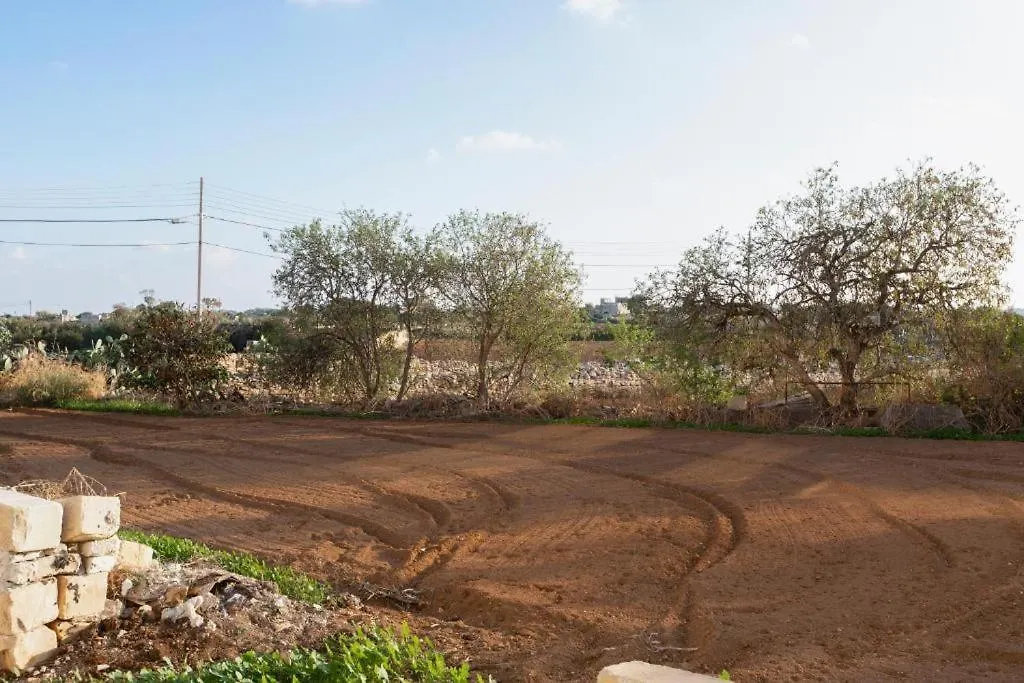 Gudja - Lovely 3 Bedroom Unit With Own Private Entrance