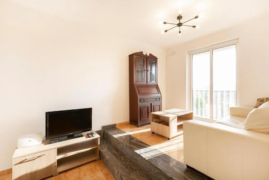 Gudja - Lovely 3 Bedroom Unit With Own Private Entrance