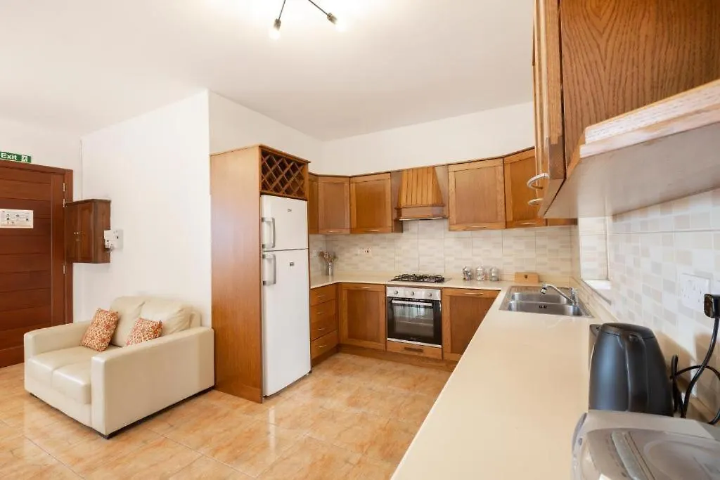 Gudja - Lovely 3 Bedroom Unit With Own Private Entrance 0*,  Malta